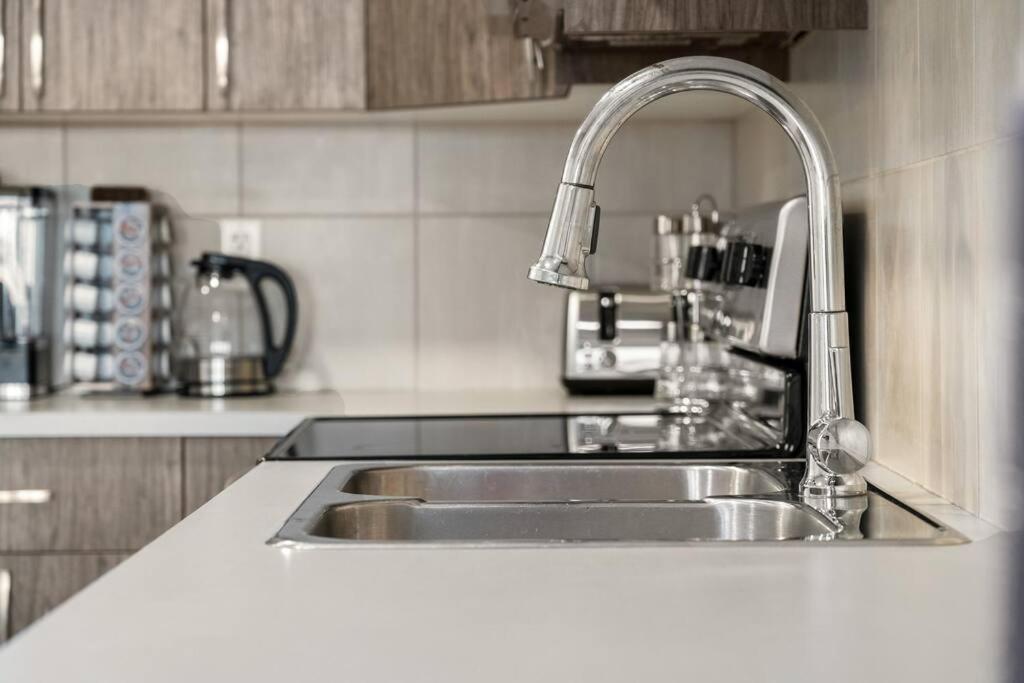 Appartement Modern Basement Gem: 2 Bedroom Retreat *