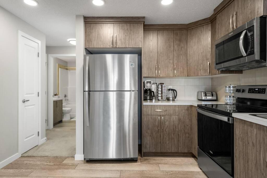 Modern Basement Gem: 2 Bedroom Retreat Appartement *